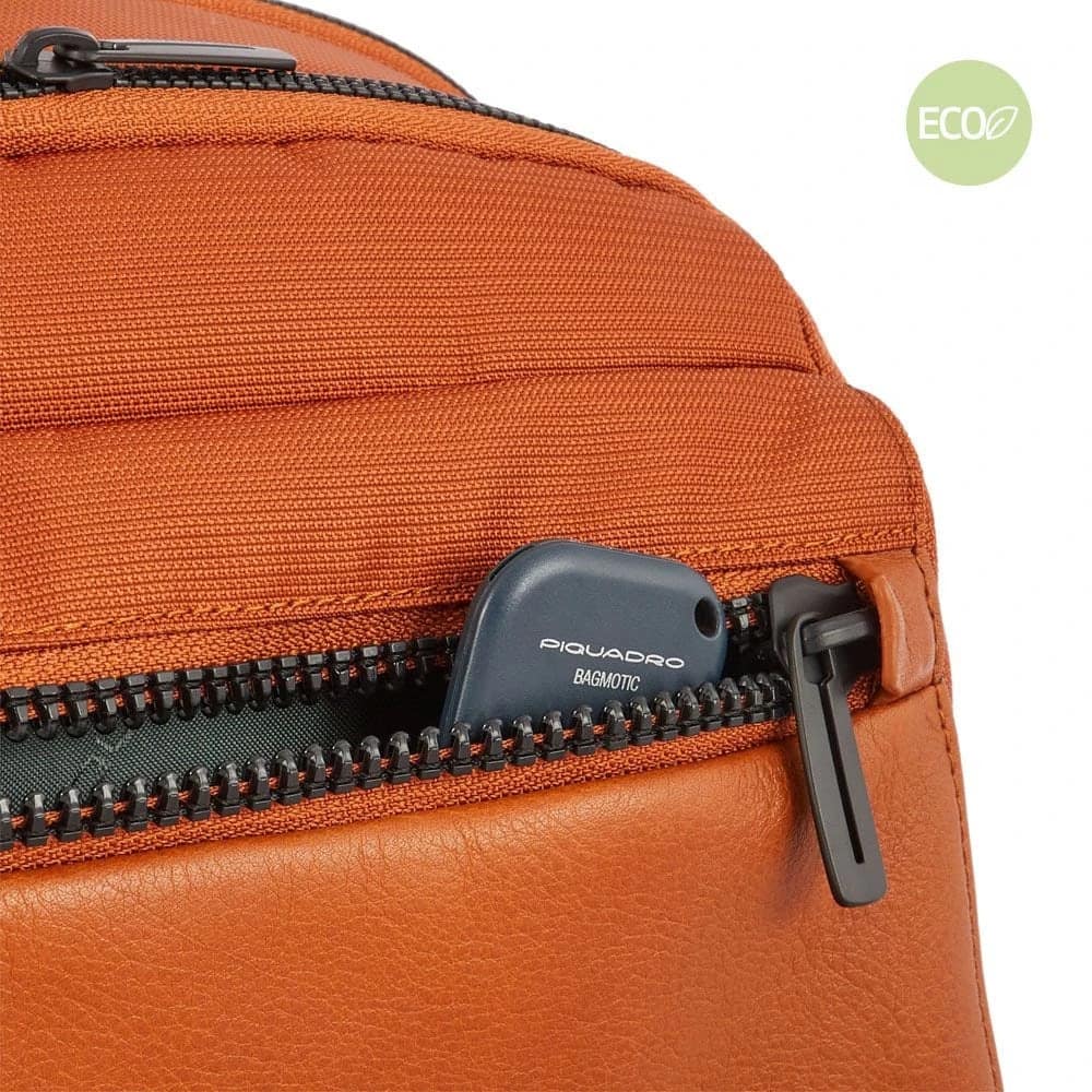 Zaino in Tessuto Riciclato Nero con Porta Pc 14" e iPad PIQUADRO Linea Woody - CA5755S117 - immagine 2